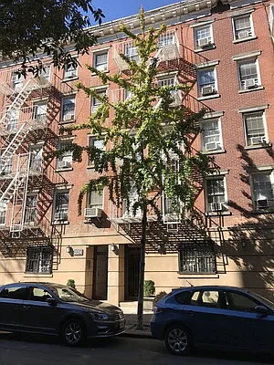 Rented by REAL New York | media 19