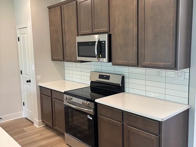 8930 Keenberg Ln — Photo 11