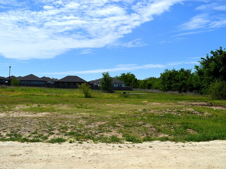 2nd image of 315 Paschall Blvd