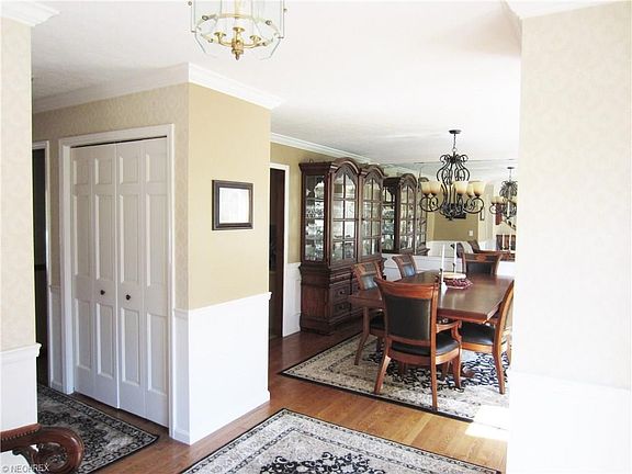 3rd image of 7555 Hobby Horse Ln
