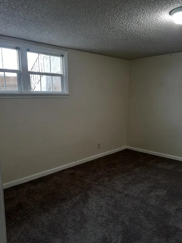 910 Capitol Street Ogden, Ut Clean Daylight Basement Apartment — Photo 1