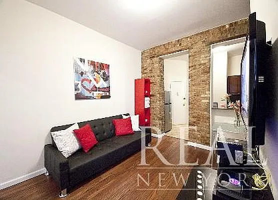 Rented by REAL New York | media 27