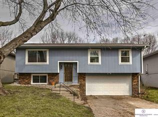 15926 Arbor Cir, Omaha, NE 68130