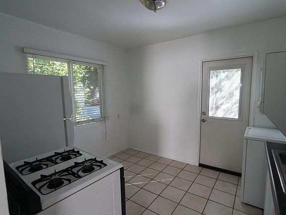 3rd image of 175 El Camino Way #175