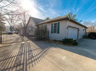 2266 Markey St, Akron, OH 44319