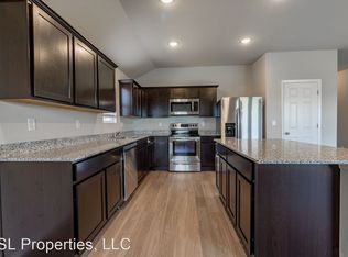 1721 Forest Dr, Centerton, AR 72719