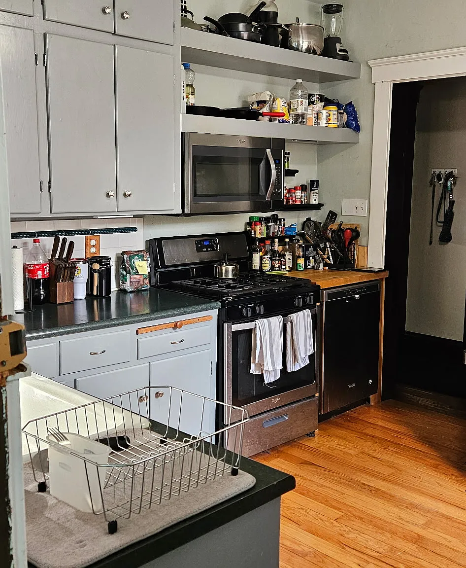 4 bed, 2800 sqft, $2,400 — Photo 4