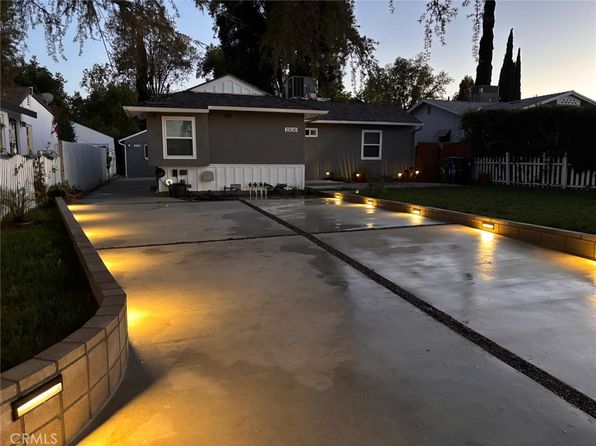 23130 Victory Blvd, Woodland Hills, CA 91367