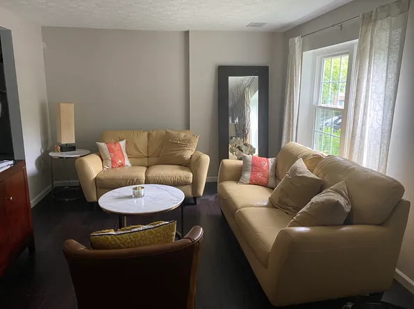 1611 Barnstead Dr, Reston, VA 20194