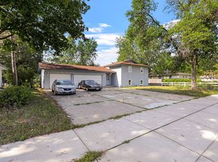 5017 Brookdale Dr N, Brooklyn Park, MN 55443