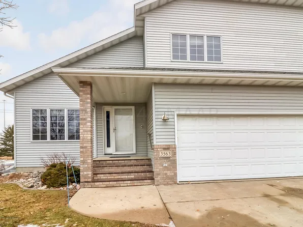 3563 Woodbury Park Dr S, Fargo, ND 58103