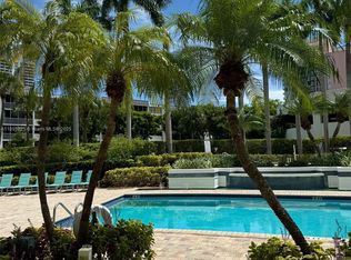 3300 NE 192nd St APT 305, Aventura, FL 33180