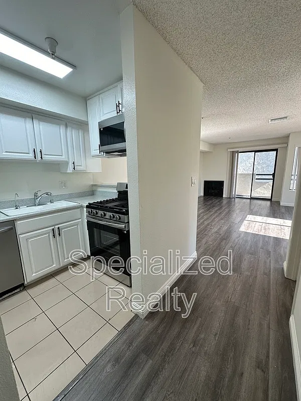 2 bed, 2.5 bath, $3,195 — Photo 4