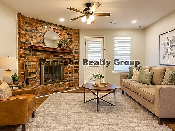 2nd image of 916 Brookhurst Blvd