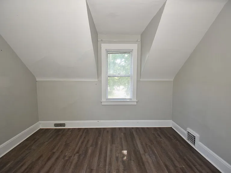 116 N Notre Dame Ave — Photo 14