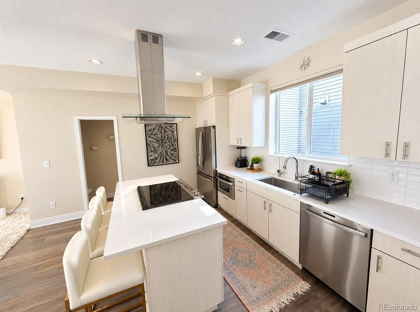 2 bed, 2.5 bath, 1341 sqft, $3,295 — Photo 3