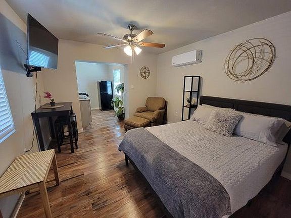 3rd image of 3619 Hueco Ave #C