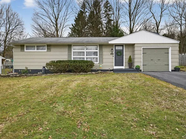 107 Sheraton Rd, Syracuse, NY 13219