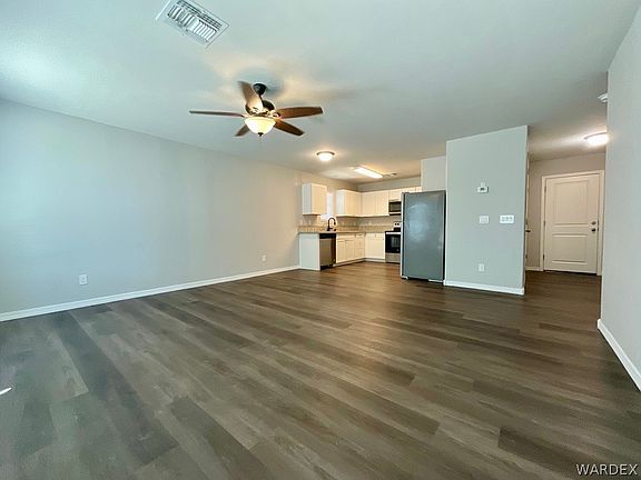 5th image of 555 Holly Street