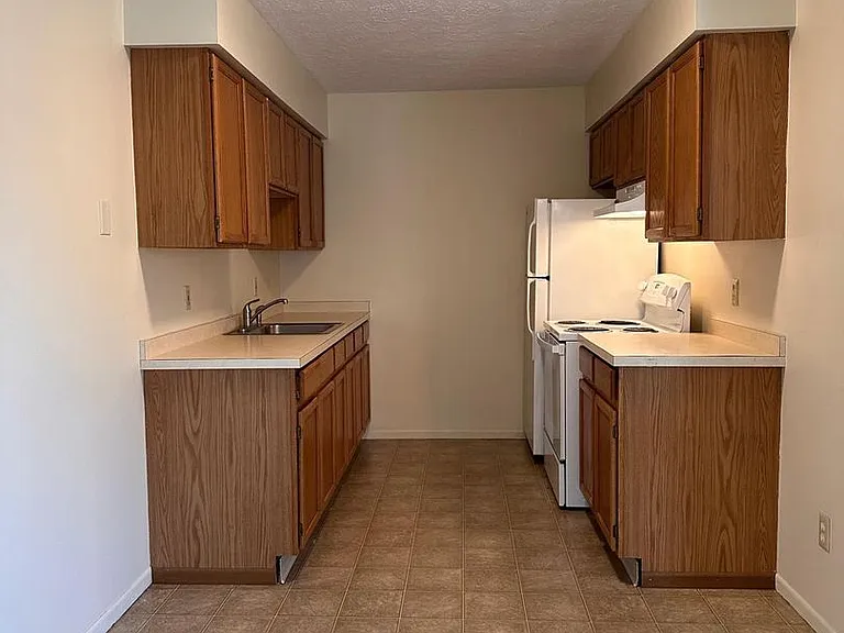 637 Mentor Ave — Photo 7