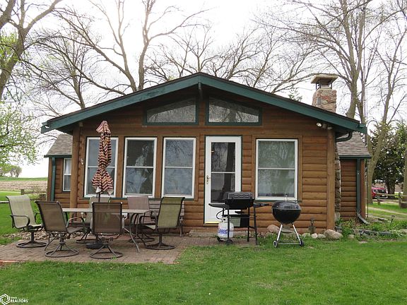 2nd image of 4925 107th St
