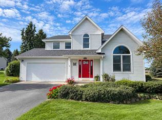 860 Evergreen Ct, Petoskey, MI 49770