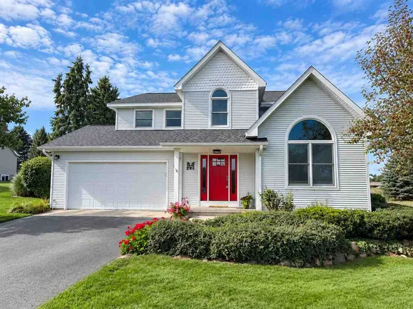 860 Evergreen Ct, Petoskey, MI 49770