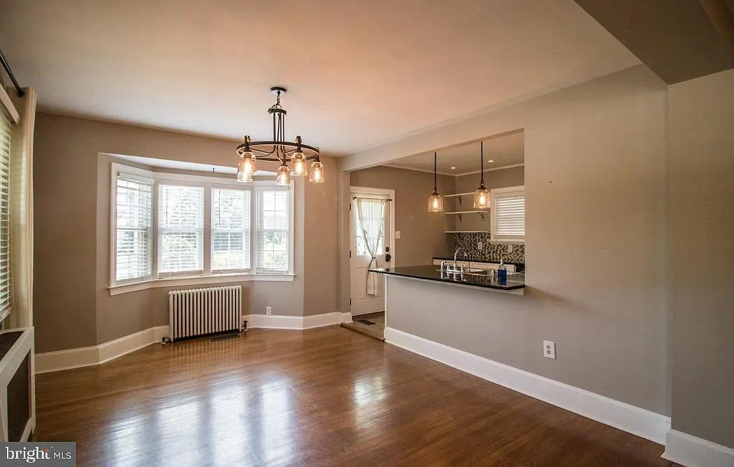 4 bed, 2.0 bath, 800 sqft, $2,600 — Photo 2
