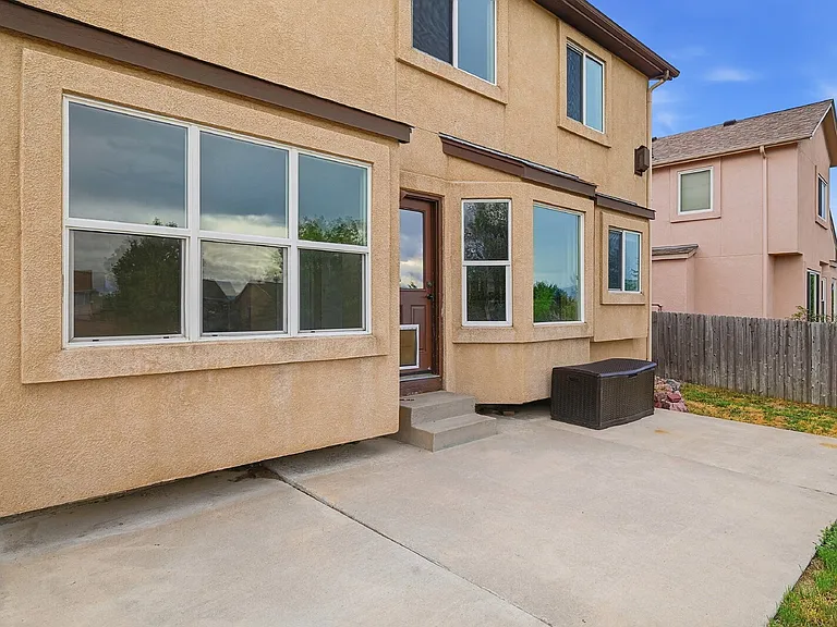 5644 Mountain Garland Dr — Photo 31