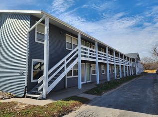 34th St Apartments, Cedar Rapids, IA 52403
