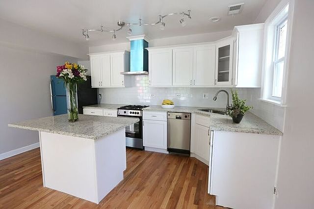 1st image of 2734 N Fairfield Ave #2