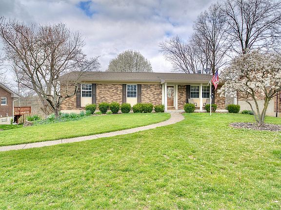 2nd image of 774 Woodview Dr