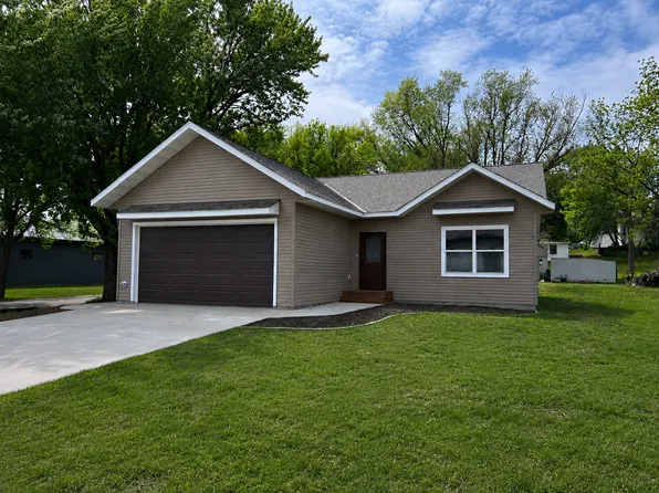 828 Spark Ave, Albert Lea, MN 56007
