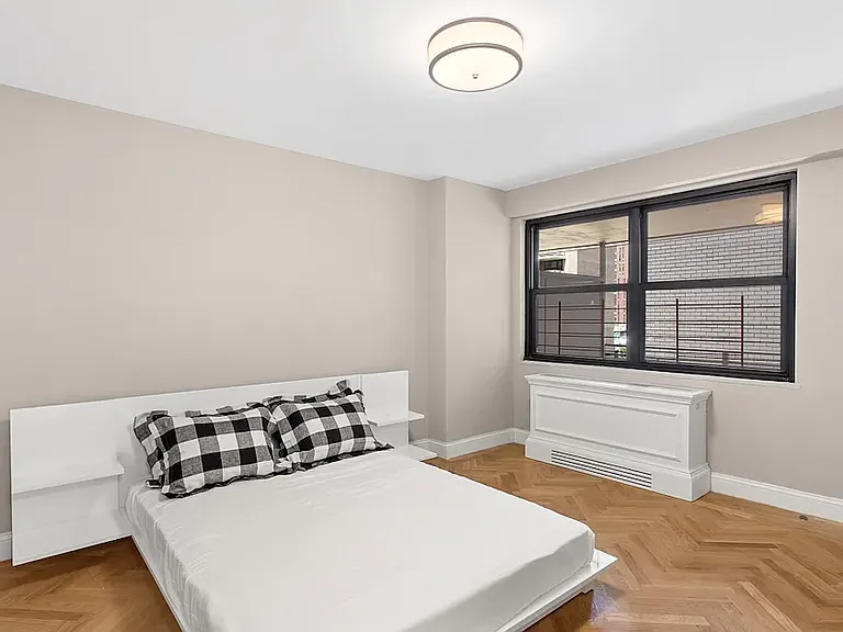 305 E 86th St #10DE — Photo 11