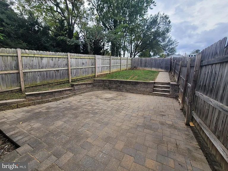 235 Millwood Ave — Photo 22