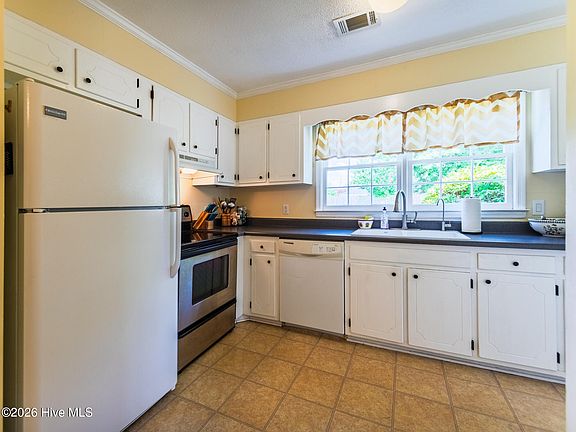 4th image of 4646 Bramton Road