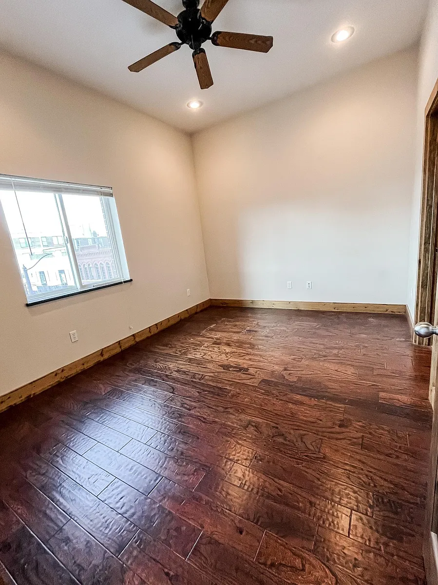 Building Photo - 305 S Campbell Ave #309