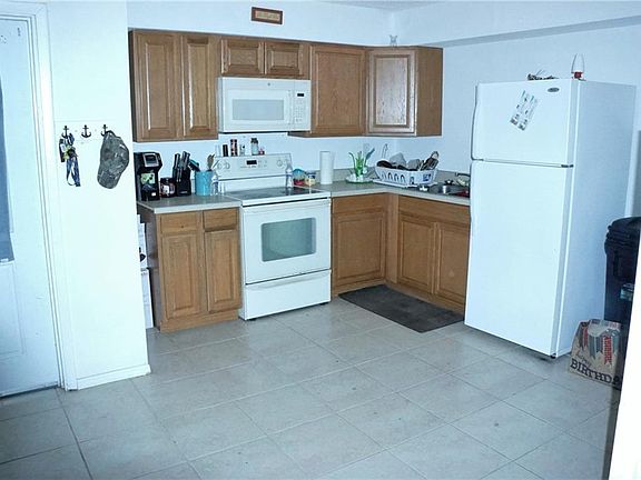3rd image of 1234 Parkhurst Ave