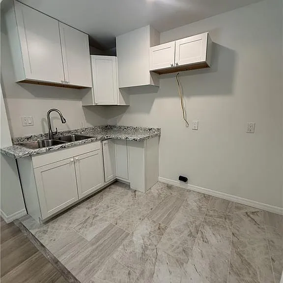 12154 Americus Ln — Photo 3