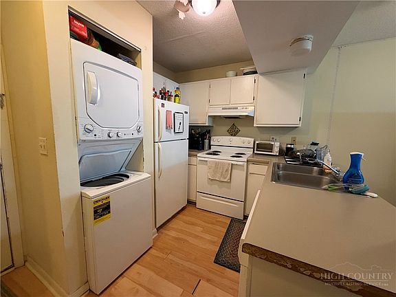 3rd image of 229 E King Street #32