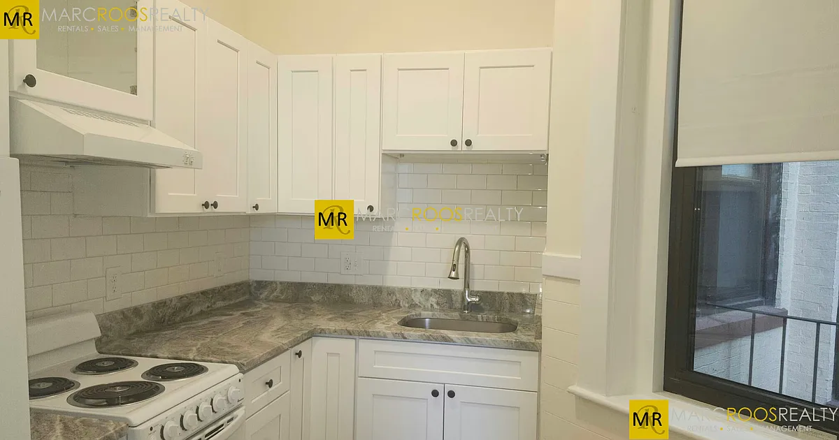 Building Photo - 504 Beacon St #44