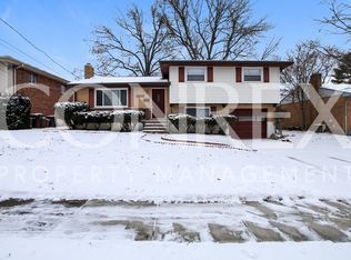 8871 Cherry Blossom Ln, Cincinnati, OH 45231