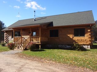 5140 Readmond Ct, Harbor Springs, MI 49740