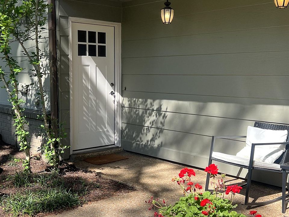 1st image of 1942 Allenby Rd #4