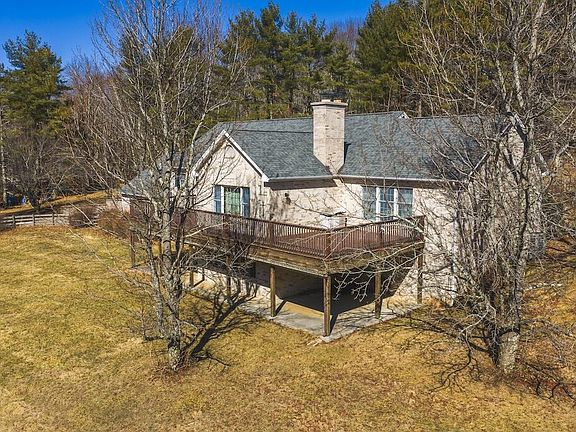 2nd image of 494 Soapstone Hill Rd SE