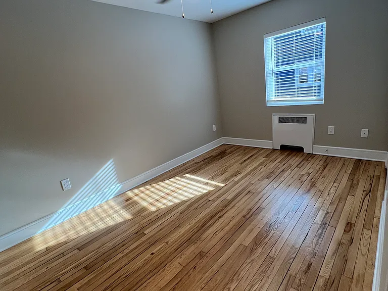 1100 Collings Ave #2 — Photo 6