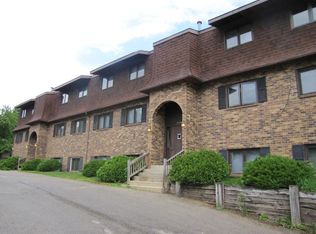3140 Pioneer Ave SE, Cedar Rapids, IA 52403