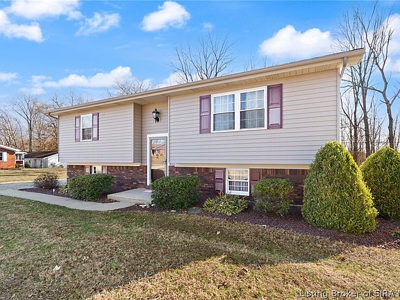 3rd image of 2435 Clover Valley Drive NW