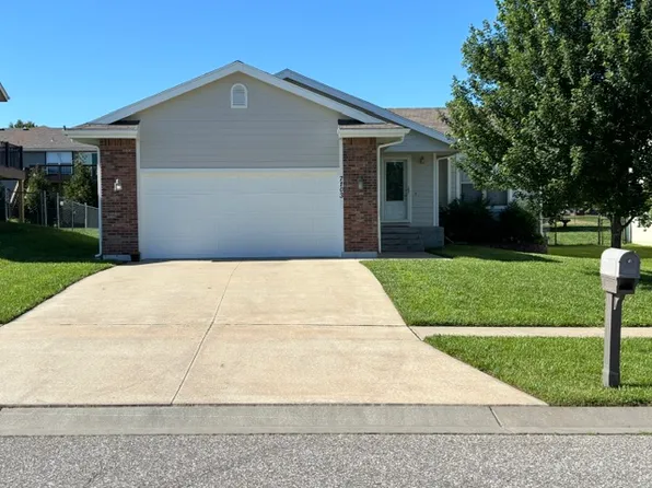 7103 SW 18th St, Topeka, KS 66615