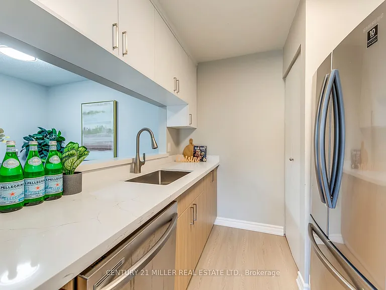 1450 Glen Abbey Gate #823 — Photo 12